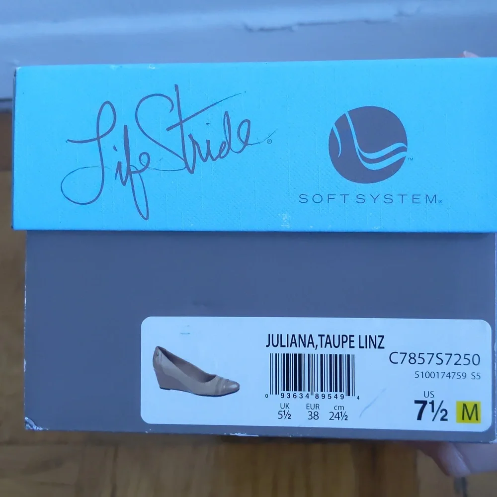 ❌DONATED Comfy beige nude soft system wedge heels - Picture 8 of 11